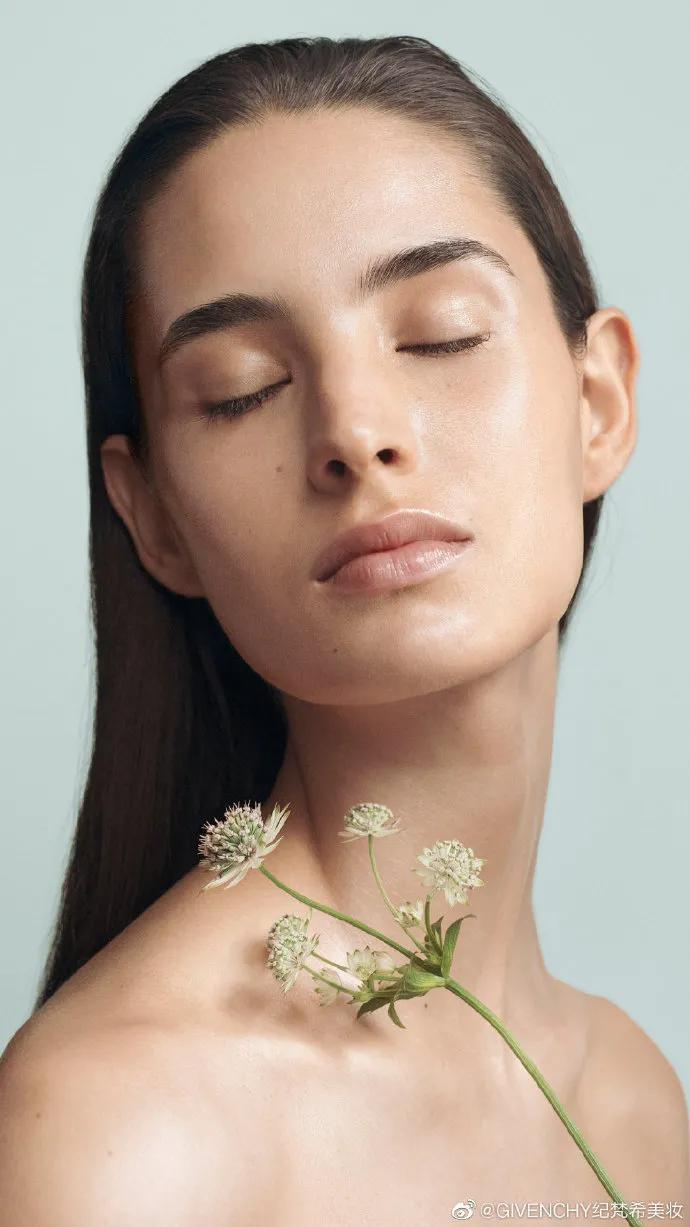 什么精华好用混合肌肤效果好,年轻肌肤补水保湿修复哪款精华好