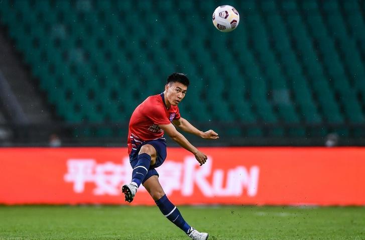 5千万不解渴！中超大黑马难了，大股东走“苏宁之路”，倒计时3周