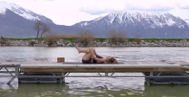 每天这样站5分钟腿细了，颜值还逆袭了，越自律的女人越美丽