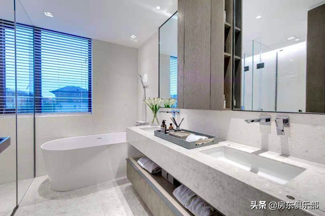 北龙湖一个多亿的豪宅,北龙湖豪宅一楼带院