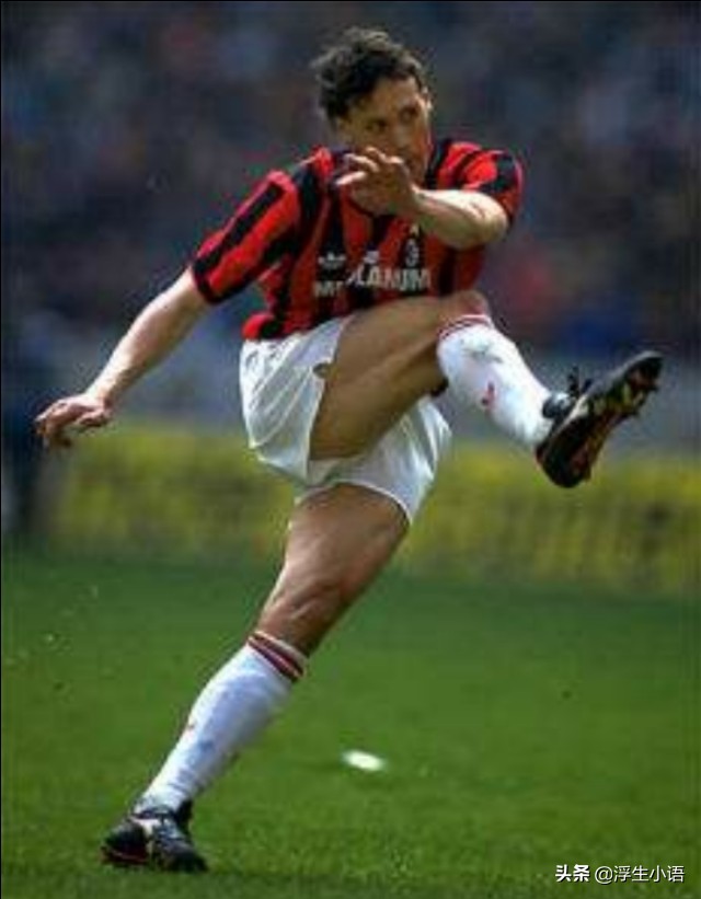 足球史上最全能支点中锋!他可以在中锋、前腰和边锋之间无缝衔接!