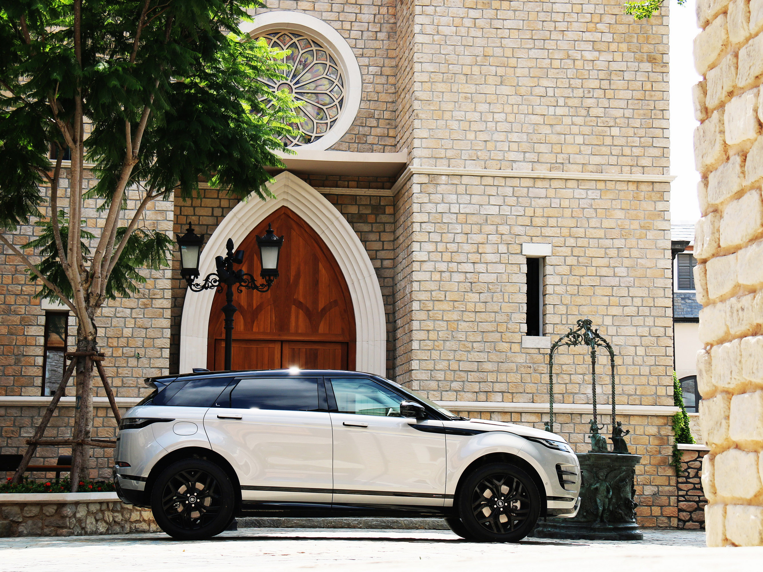 路虎揽胜极光l怎么样值得购买吗,2022路虎揽胜极光l值得买么