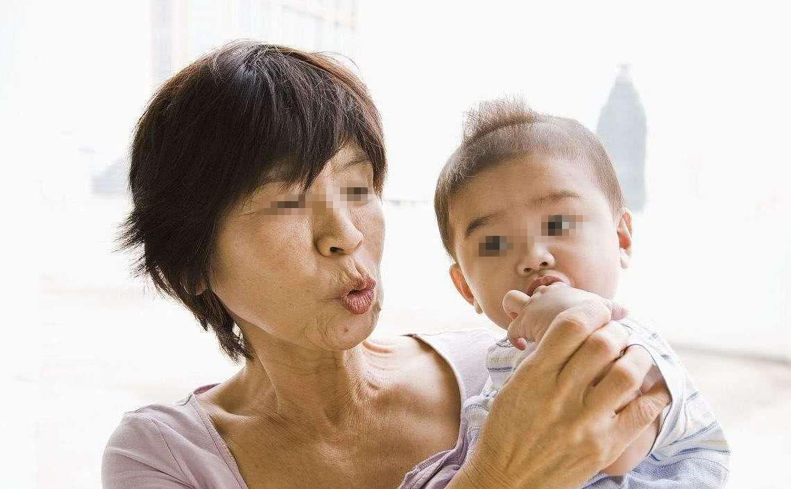 父母非要生二胎该怎么劝,面对父母重男轻女女儿应该怎么办