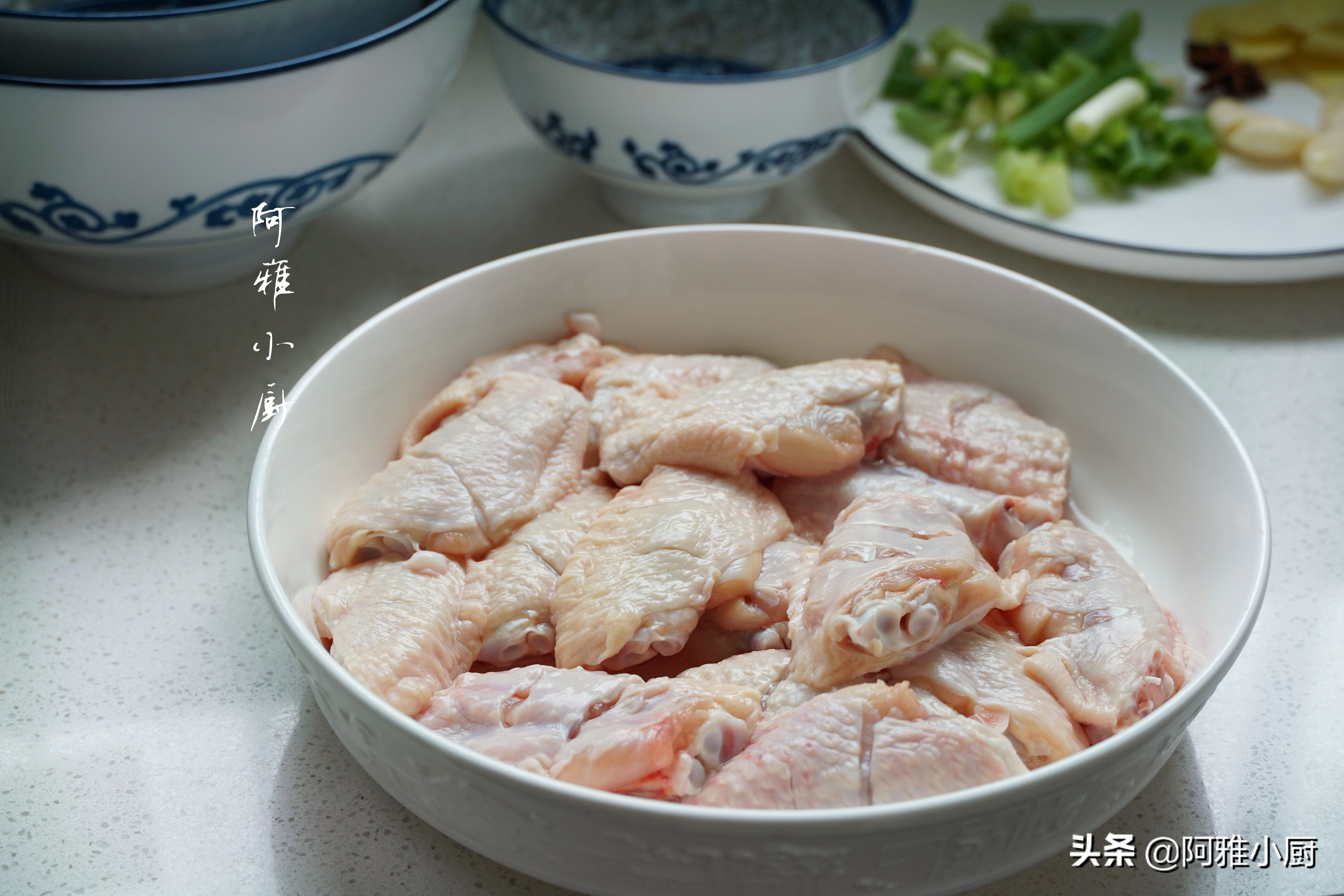 鸡翅百吃不厌的做法，香到骨头里，外酥里嫩，做法省时又简单