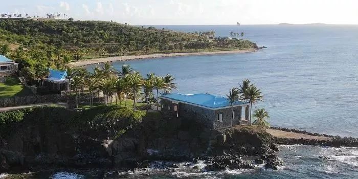 诱骗少女，权色交易，美国富豪20年铸造“处女岛”，打通政界人脉