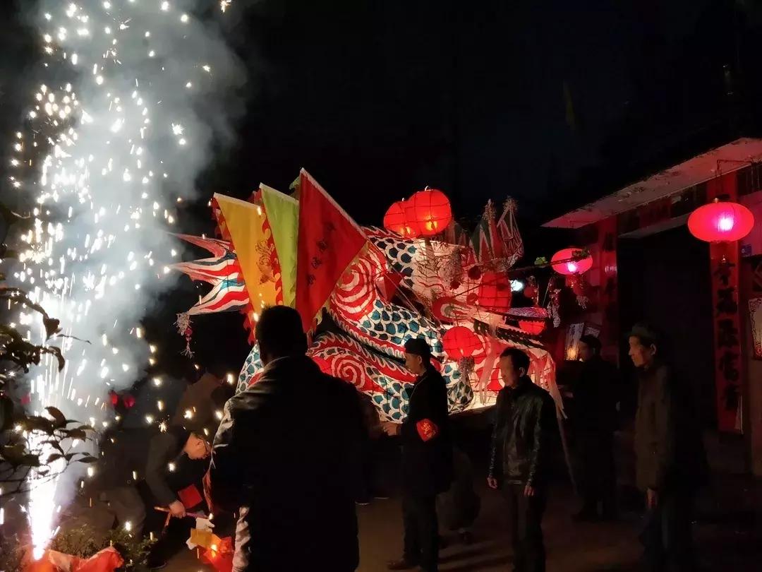 龙灯什么时候开始玩的,今年的龙灯为什么这么多