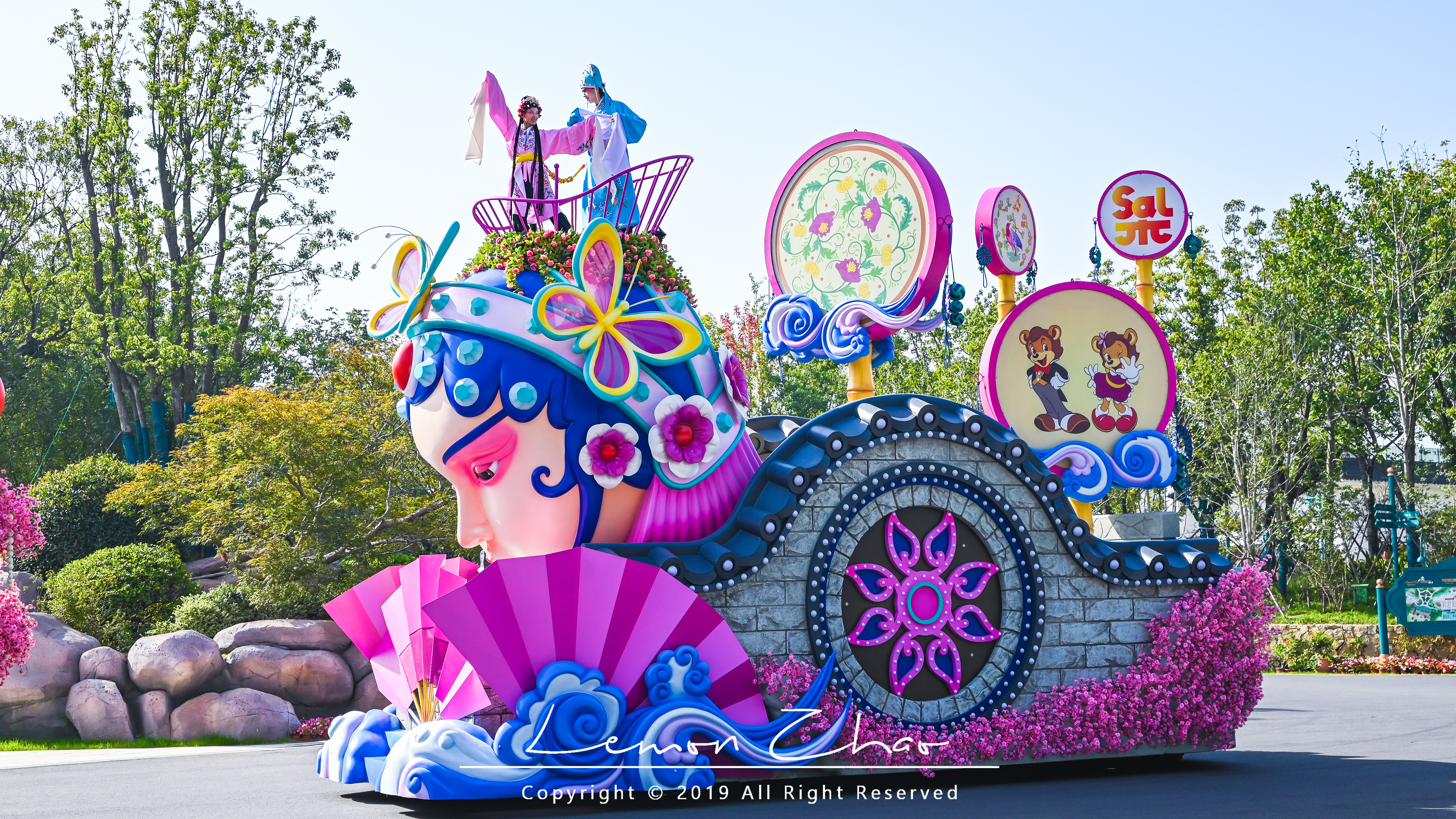 苏州网红打卡地景点东方之门,旅游景点推荐网红打卡点苏州