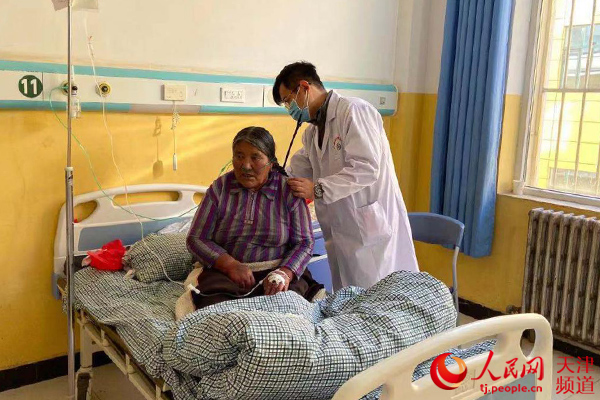 努力打造一支带不走的驻村工作队,打造一支专业的重症医护团队