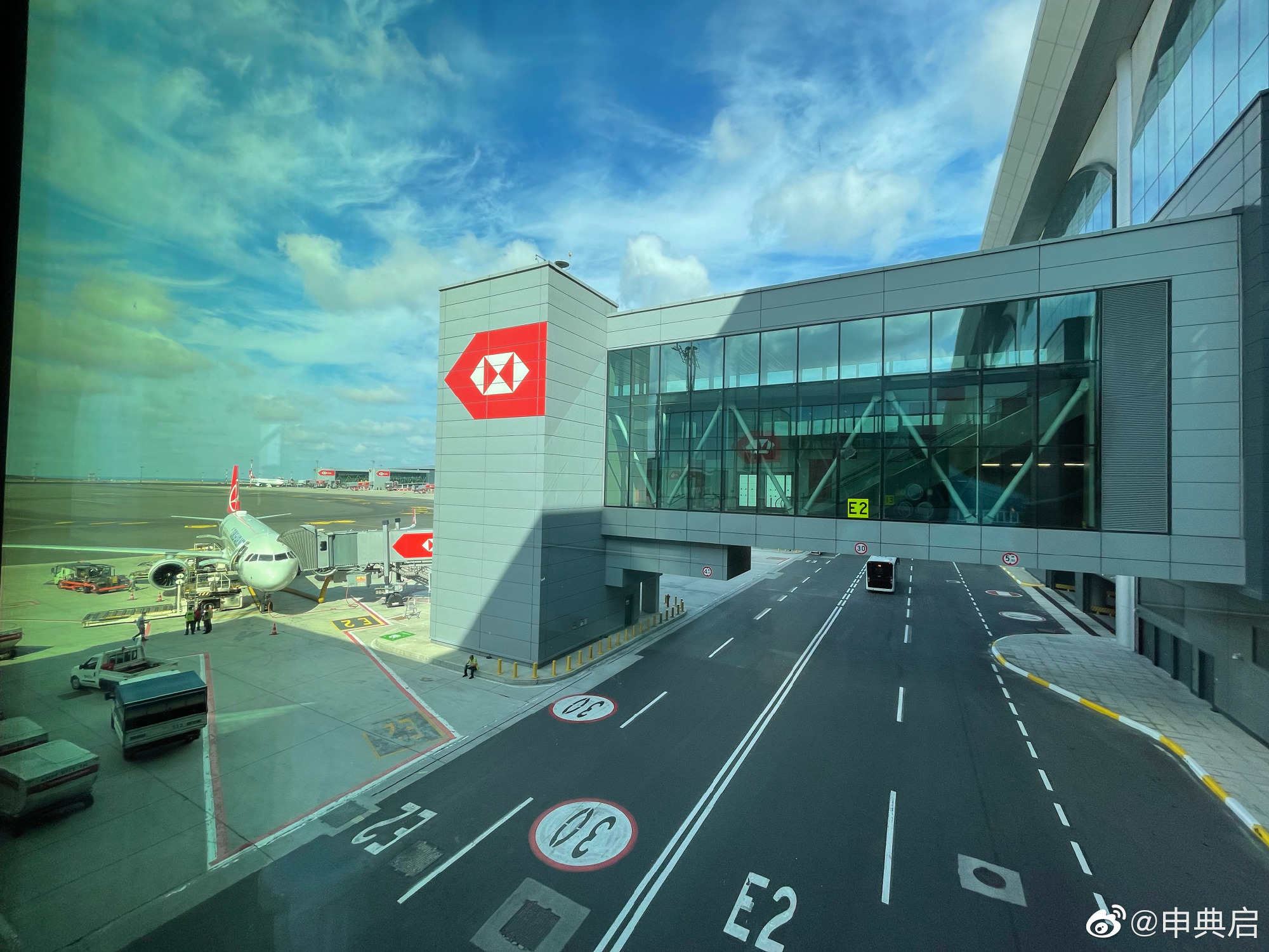 4年后再到土耳其，伊斯坦布尔更漂亮了，街上随时可喝红茶和撸猫