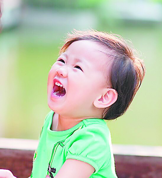 儿童总是喜欢挖鼻孔吸鼻子,小朋友经常用手挖鼻孔怎么回事