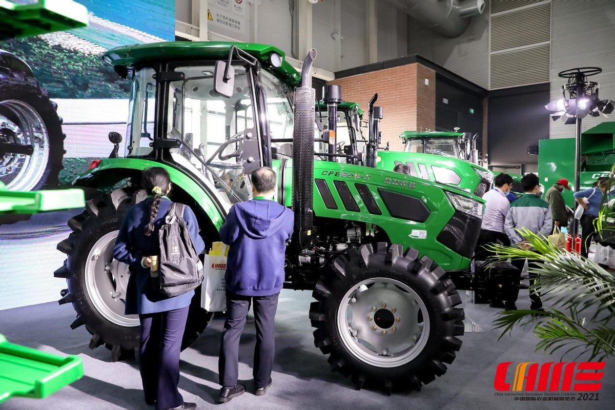 8090拖拉机多少钱一台,世界先进农机展