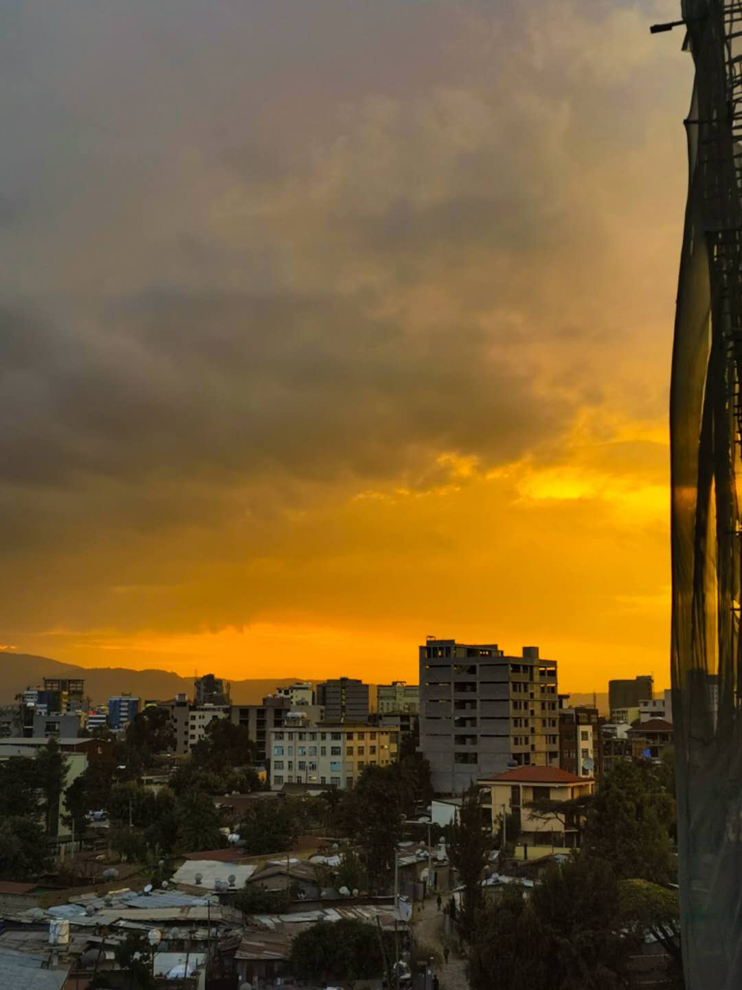 在云上写满诗和远方,在云上林清玄歌曲