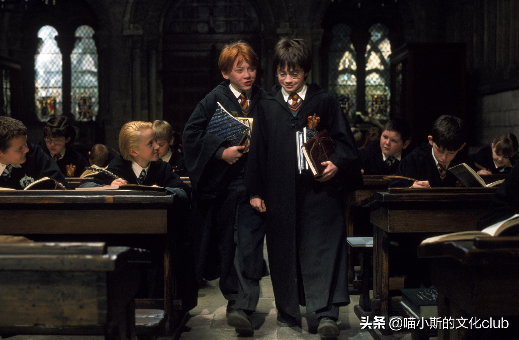 学英语看懂哈利波特,哈利波特所有魔咒中英文对照谐音