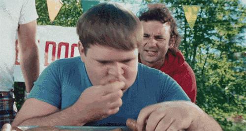 可怕小女孩吃东西,可怕的小女孩吃美食