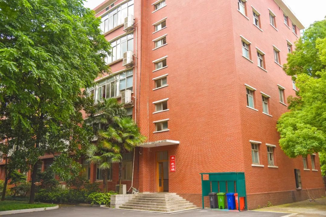 青年毛主席，榜首进一中！他曾就读的长沙市一中究竟有多牛？