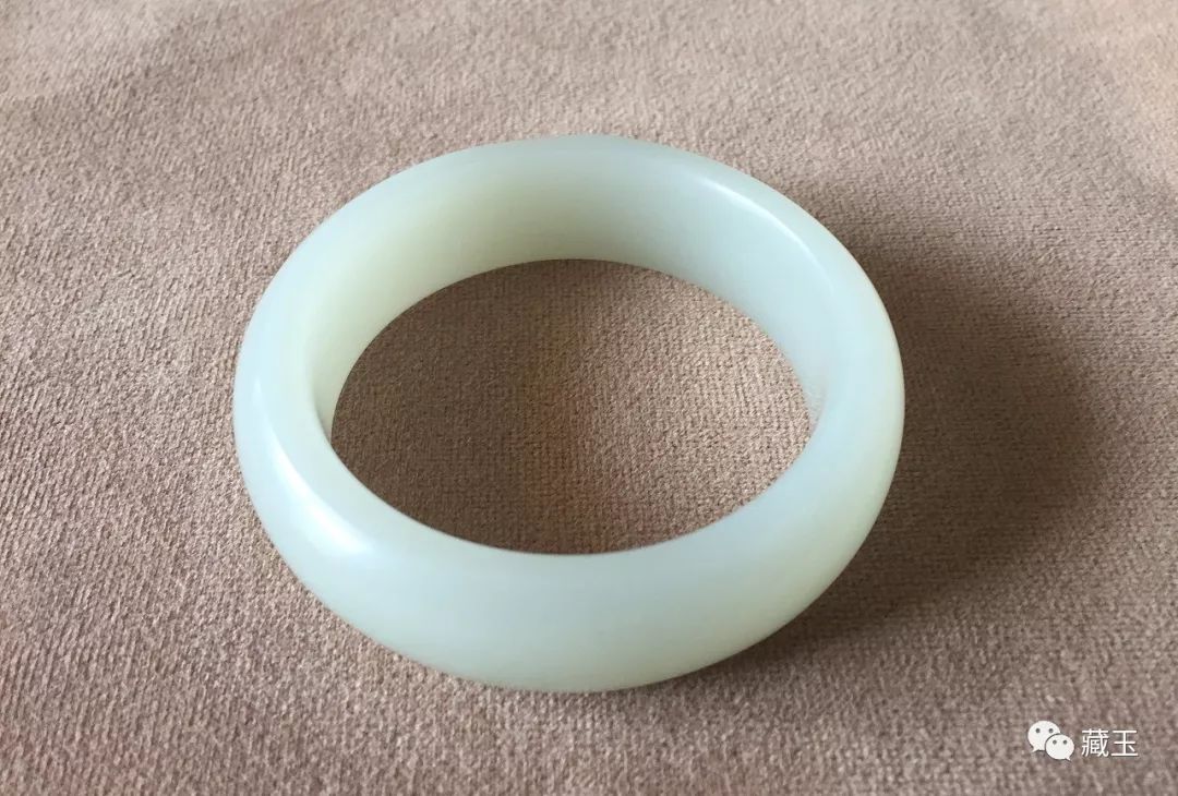 他用两年的时间，结缘一条和田玉手镯！