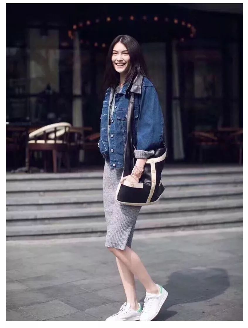 潮鞋推荐300元以下百搭,必入潮鞋3款经典百搭潮鞋推荐