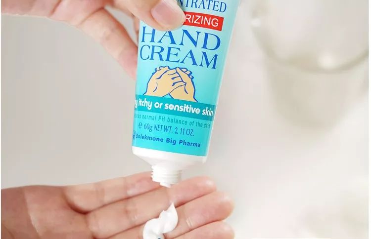 擦手霜保湿干裂起皮,冬季手干裂粗糙小妙招