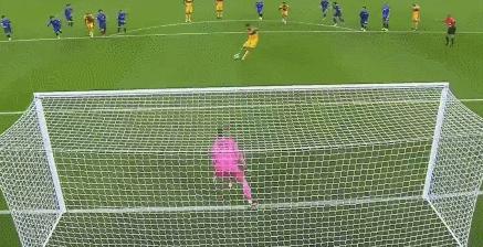 亚冠卫冕冠军出局,欧冠最新赛况拜仁晋级4强