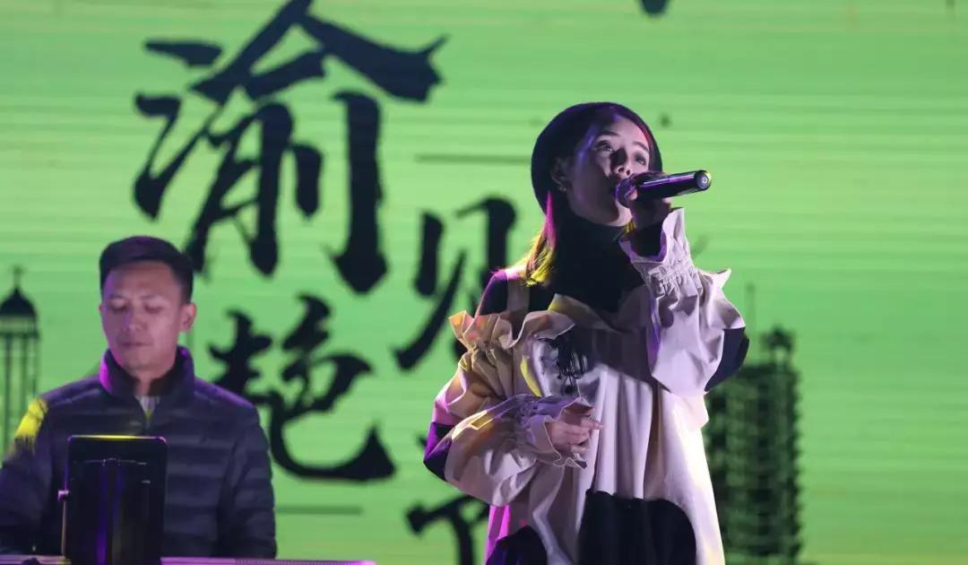 一个人出去有点无聊,一个人出去玩无聊吗