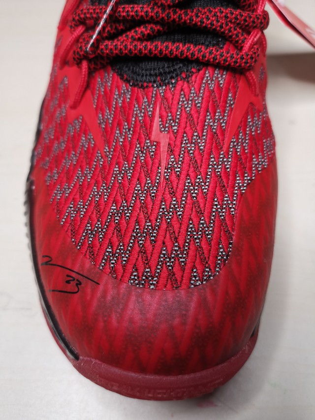 国货当自强最佳第六人战靴匹克闪电开箱