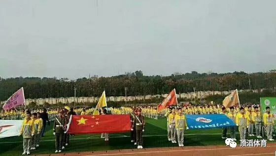 2022国际足坛发生的事,论中国足球的现状与未来论文