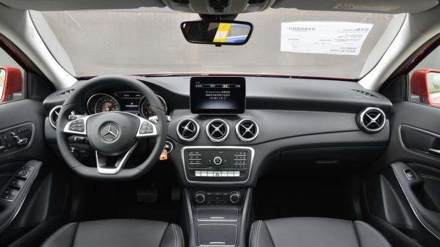 奔驰gla2004matic,奔驰gla200时尚款值得购买吗