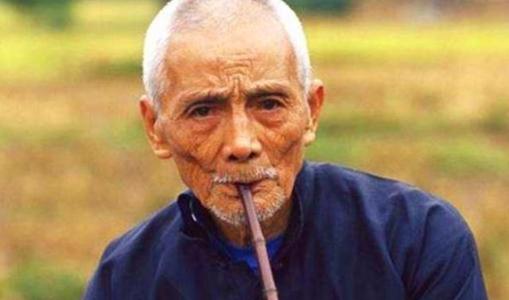 屋后水门前坟讲究,门前坟屋后水