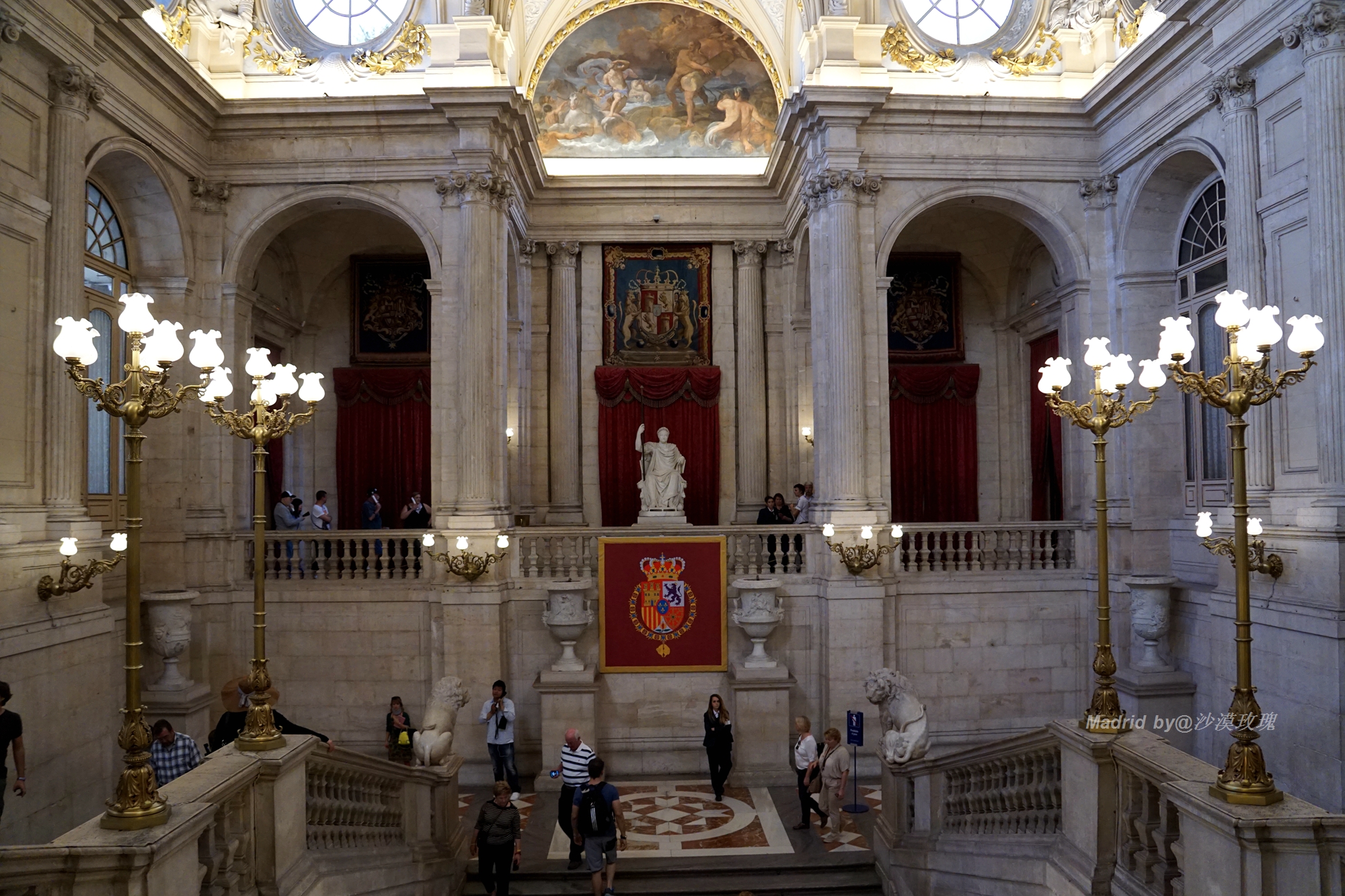 仿造凡尔赛宫的欧洲第三大王宫，两代国王的华丽梦想