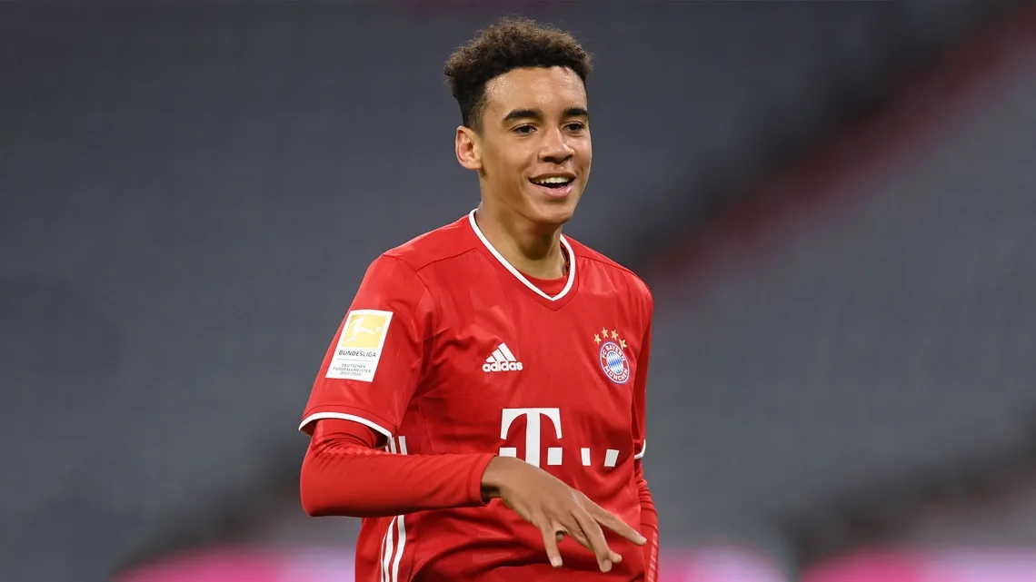 拜仁足坛十大新星之穆西亚拉,拜仁42号穆西亚拉图片