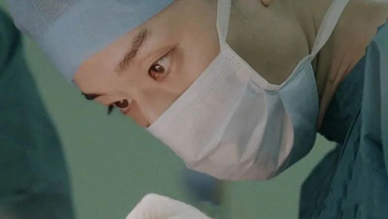 温柔版江直树、特警版刘昊然…妈呀，他们救完人还偷心