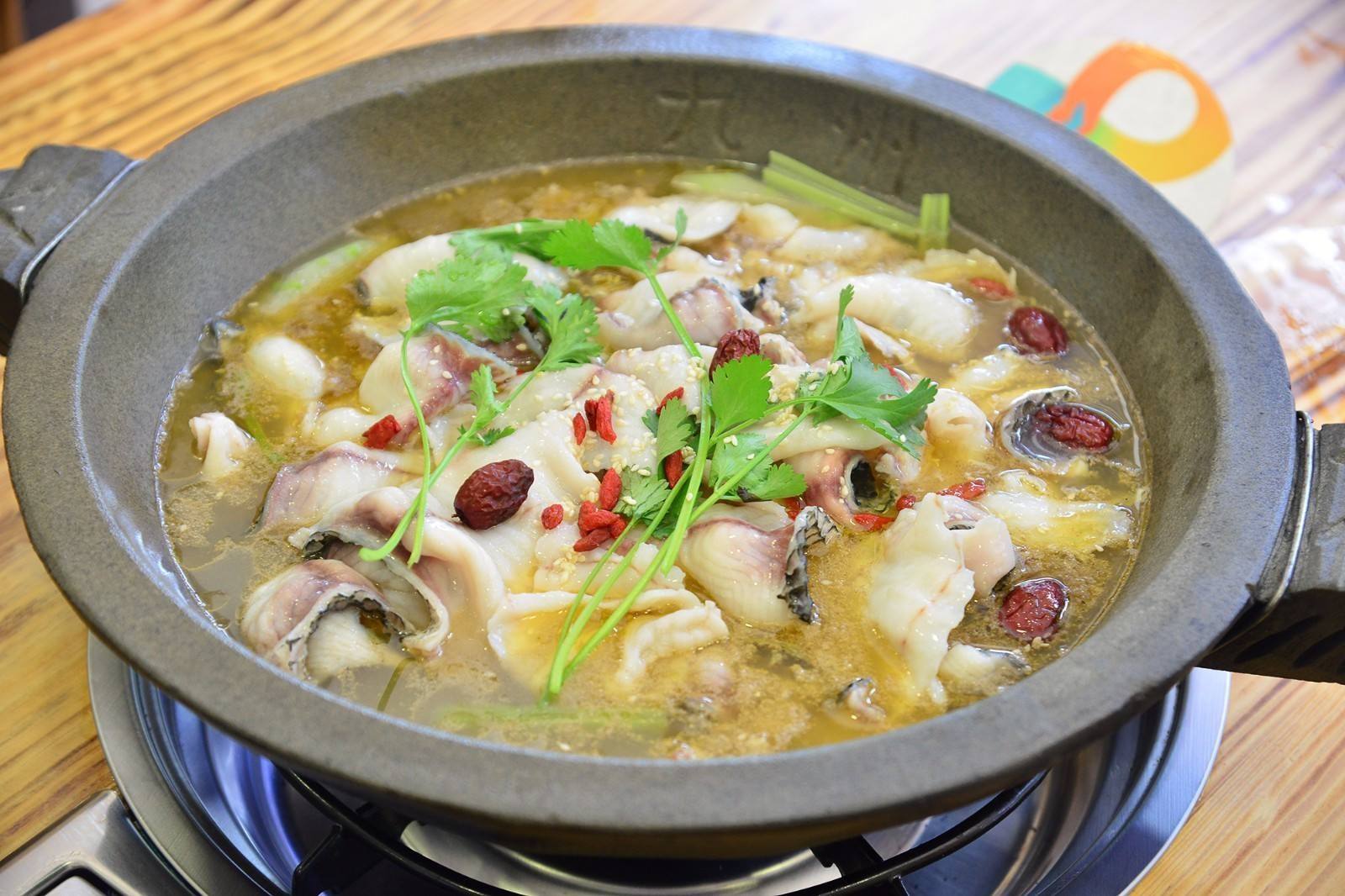 石锅鱼正宗教学哪里学,石锅鱼实体店培训教学