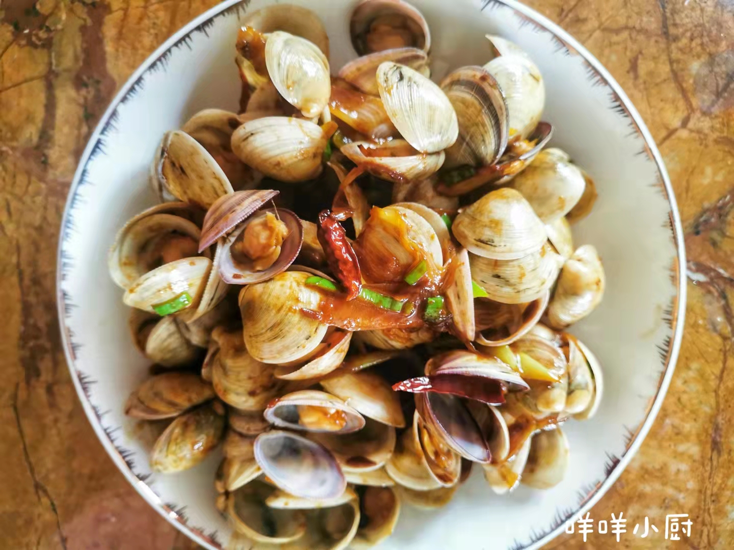 水煮蛤蜊肉正确方法,蛤蜊煮时间长还是开锅就行