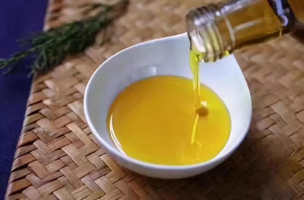 山茶油和茶树油有什么区别,山茶油很多是假的吗