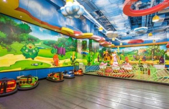 2岁女儿抠耳朵,两岁女儿在游乐园掏耳朵