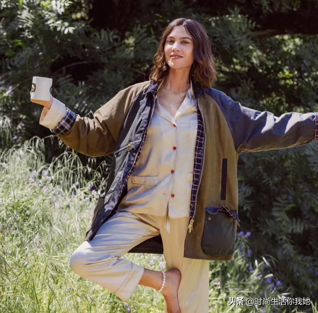 女人穿的外套有气质的质量最好的,女生外套有这几件就够了