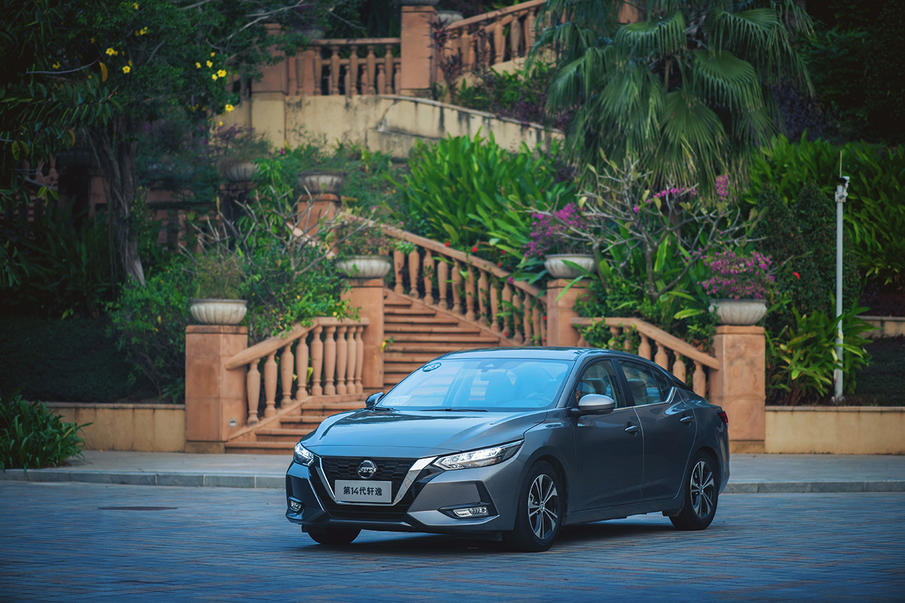 最新款日产轩逸试车,13年新轩逸1.6自动高配的油耗