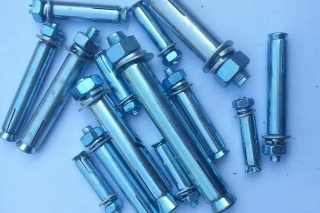 膨胀塑料螺丝怎么取出,膨胀螺丝怎样取出水泥地