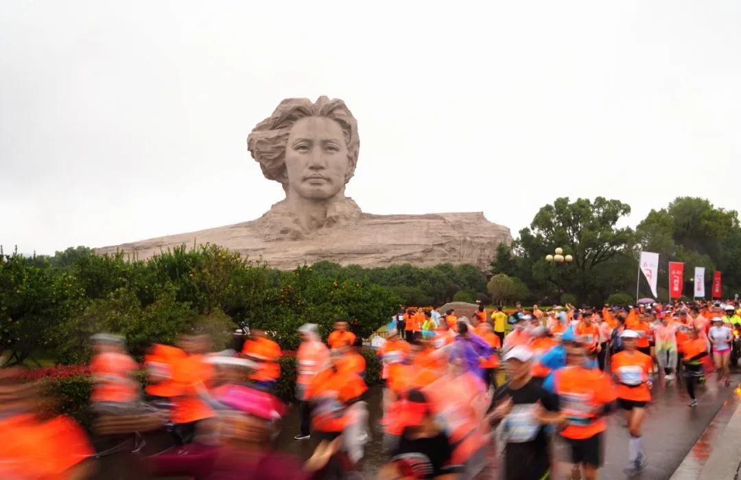 从房地产转型其他行业的公司,从房地产到制造业