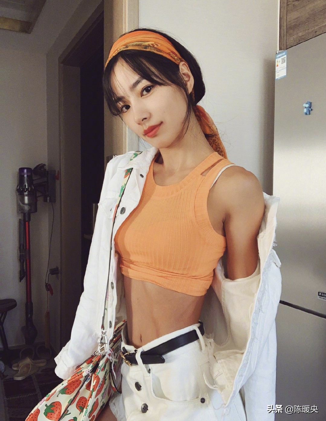 没时间去健身房怎么训练,4分钟高效燃脂8个经典动作健身房