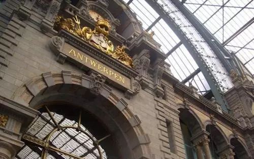 惊了，“钻石之都”竟然不产钻