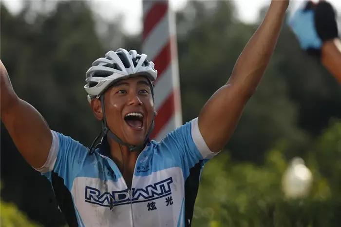 排球有《青春火花》，赛车有《头文字D》，香港体育电影好多经典