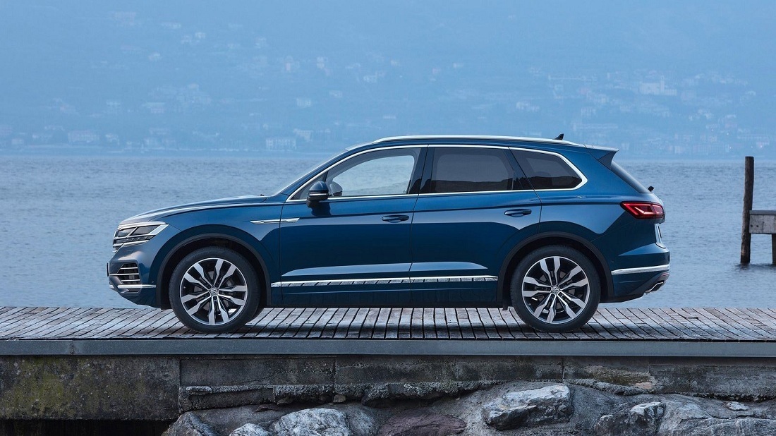 同门里的大众途锐,途锐q7卡宴对比