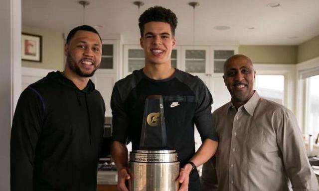 经典回顾：罗伊向天借18分斩小牛，从此球场再无黄曼巴