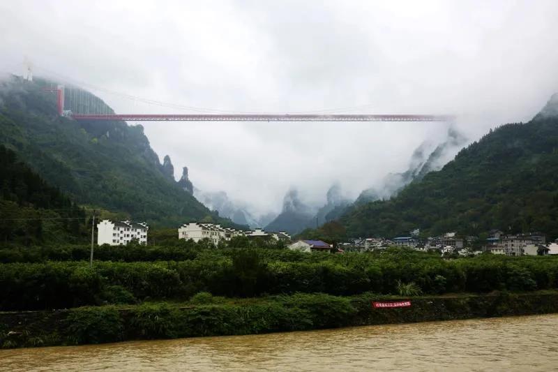 矮寨特大悬索桥收费,矮寨特大悬索桥造价