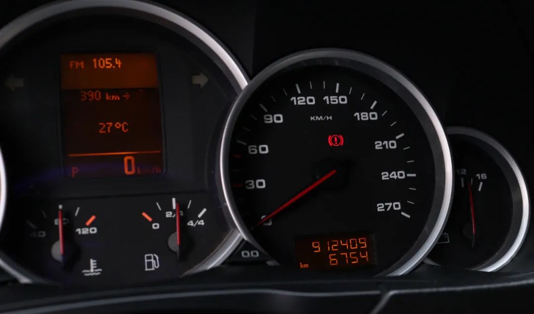 好车推荐100万以上,好车卡宴