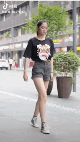 *朝特天**色的时尚街拍，你怎么看这种风尚？