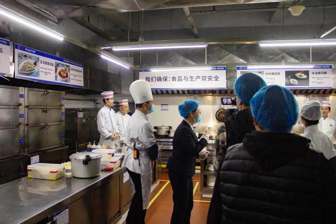 皇厨“4D厨房”：树行业标杆“开放日”，铸餐饮安全屏障