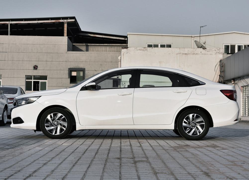 本田凌派车长近4米8，一箱油可跑近1000公里，号称“小雅阁”