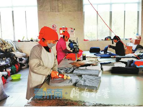 记者跑到了*安泰**的“秋裤村”探寻秋裤里的“商业密码”